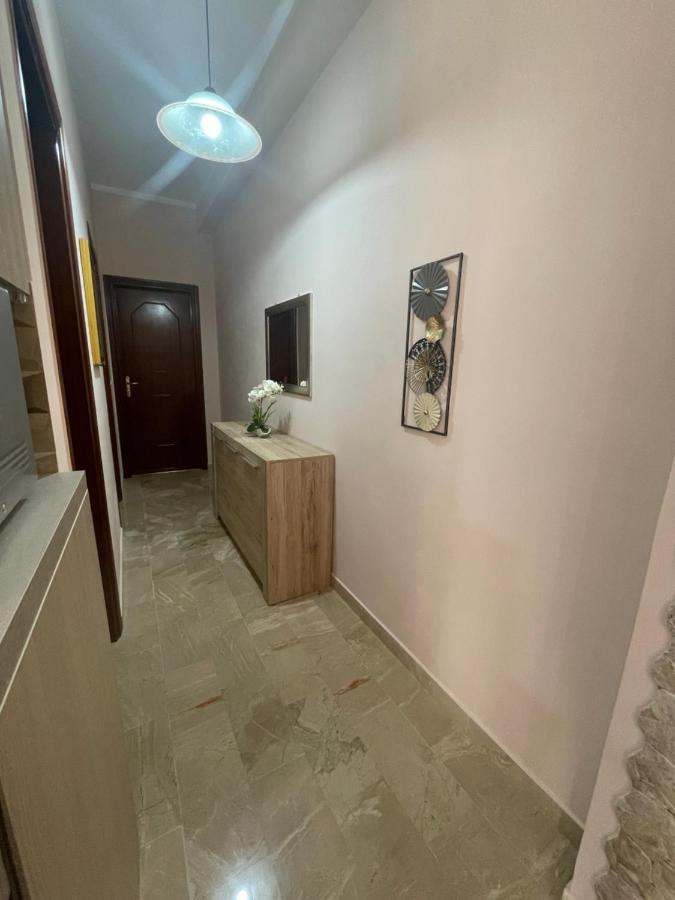 Casa Vacanze Il Girasole 巴莱斯特拉泰 外观 照片
