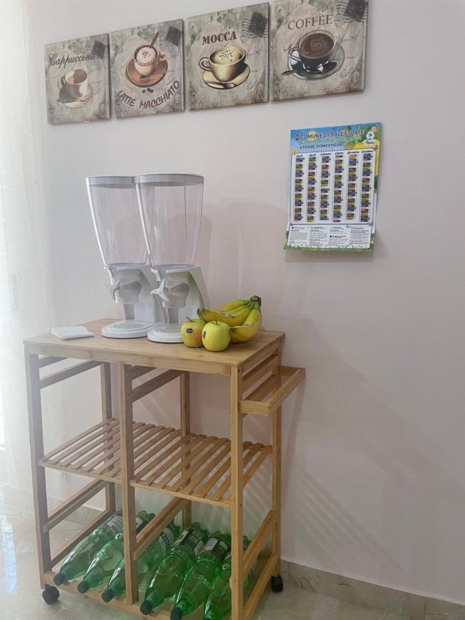 Casa Vacanze Il Girasole 巴莱斯特拉泰 外观 照片