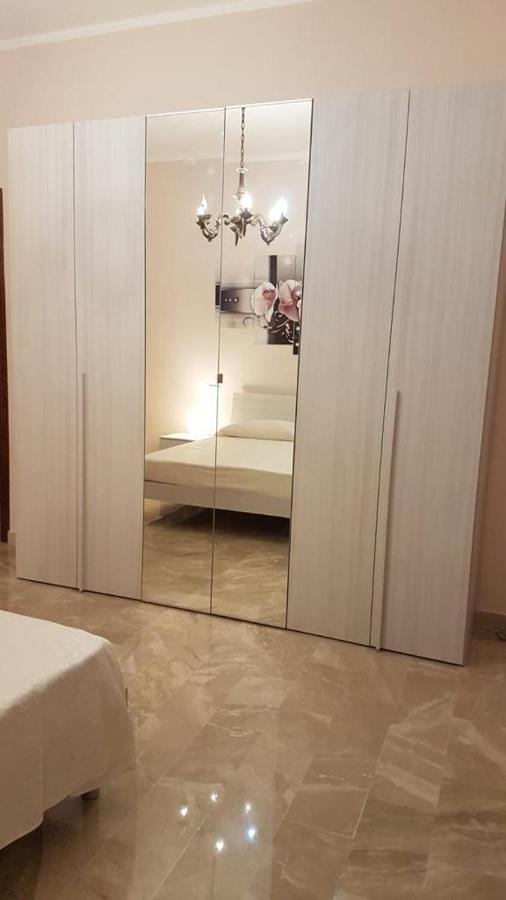 Casa Vacanze Il Girasole 巴莱斯特拉泰 外观 照片